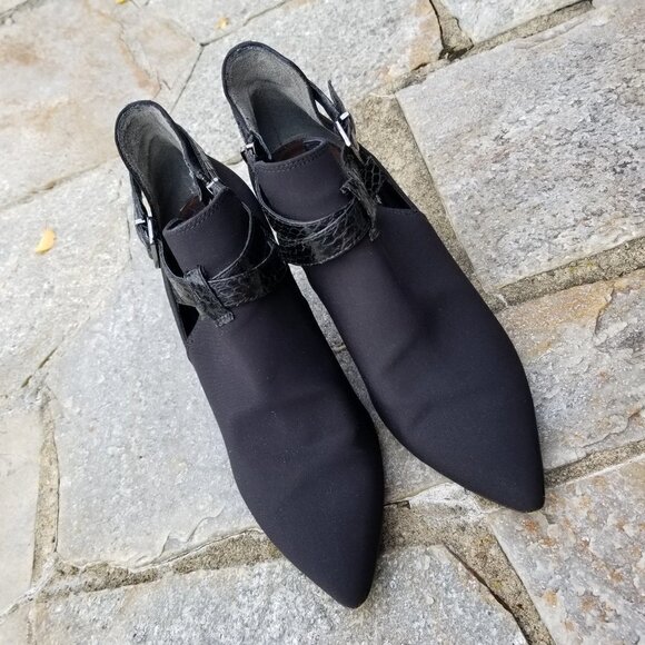 Donald J Pliner Tamy Buckle Pointed Toe Bootie 8.5 - Picture 2 of 9